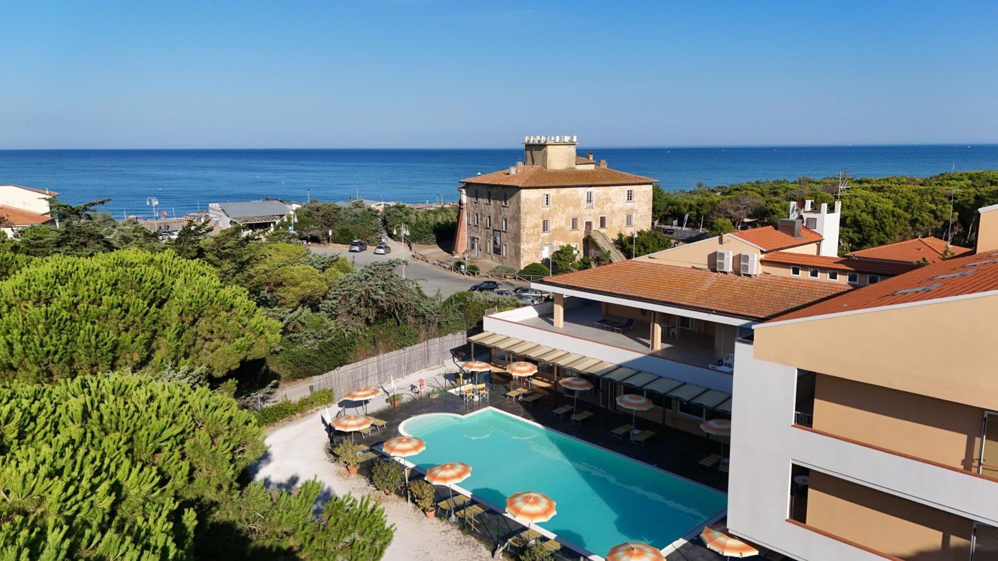Hotel Paradiso Verde Marina Di Bibbona Exterior foto