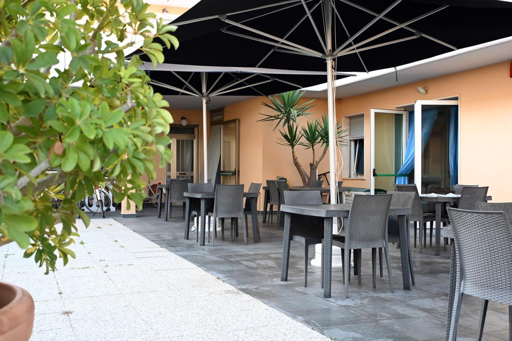 Hotel Paradiso Verde Marina Di Bibbona Exterior foto