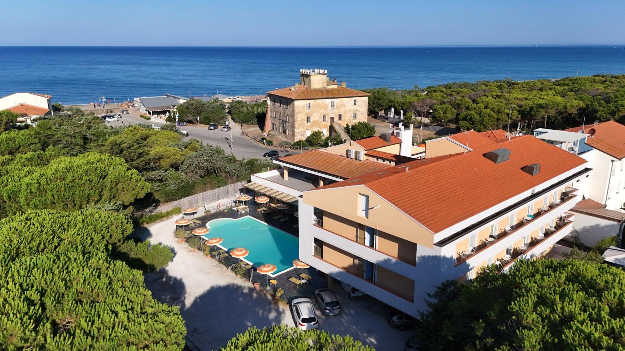 Hotel Paradiso Verde Marina Di Bibbona Exterior foto